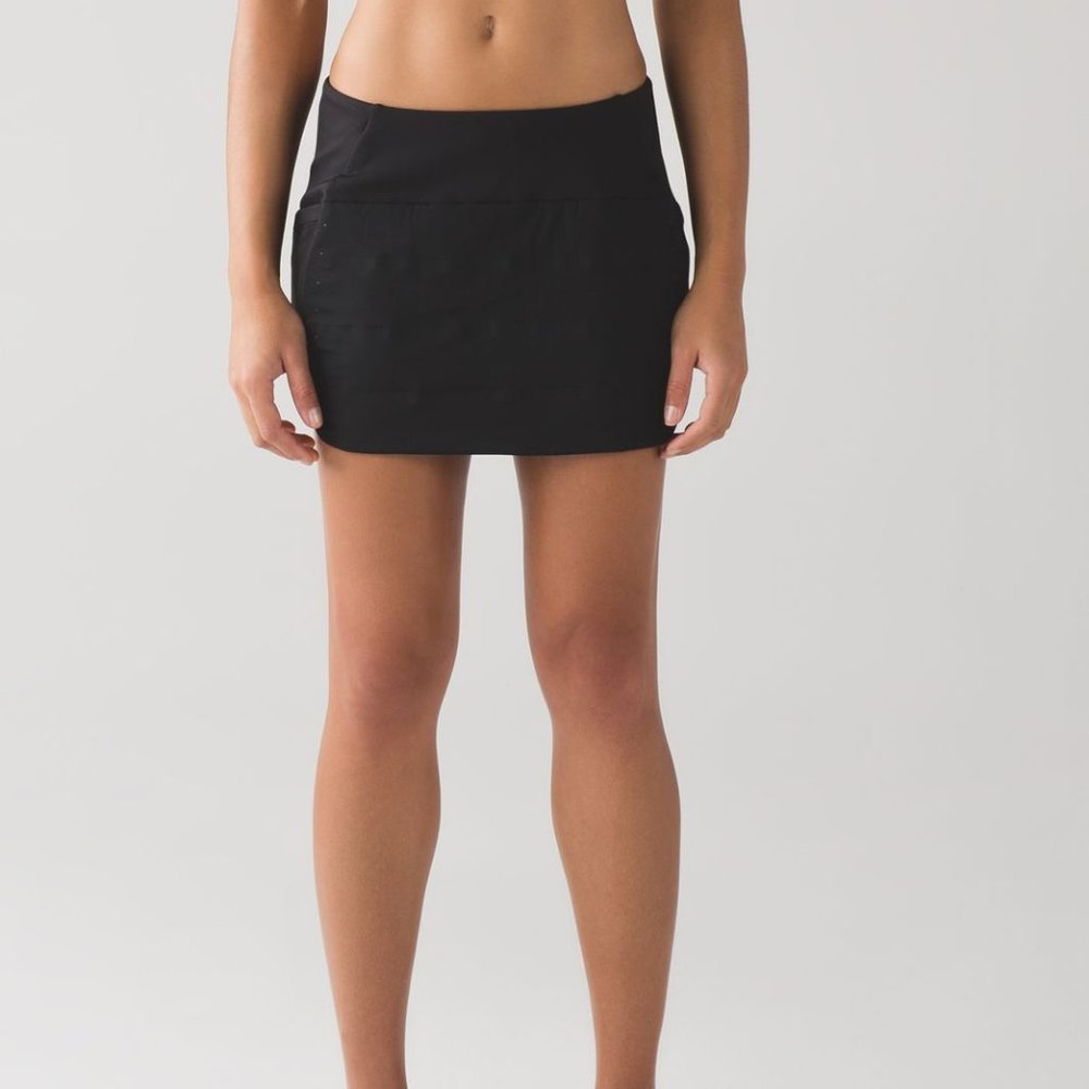 Size 6 - Lululemon Run For Cold Skirt  Black
